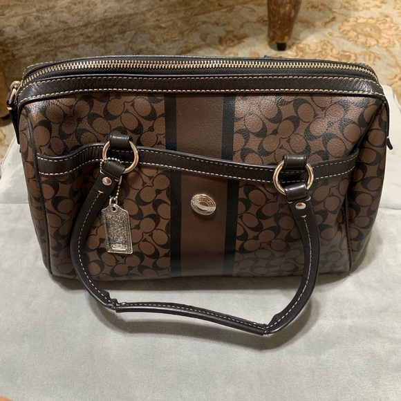 Coach handbag - Picture 1 of 7